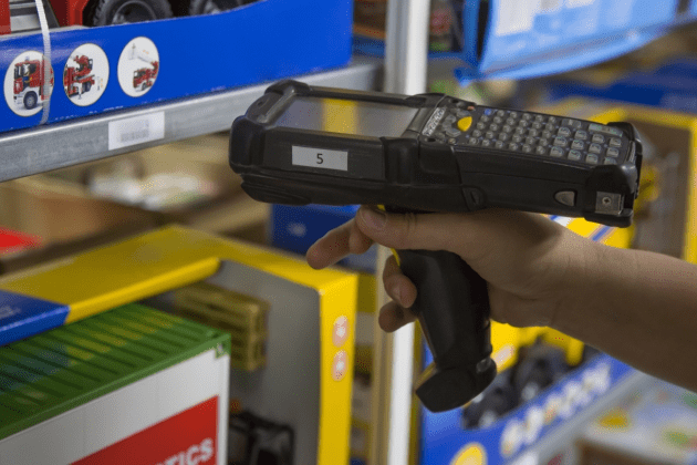 Комплектация и отгрузка товаров без пересортицы c ТСД и Склад 15